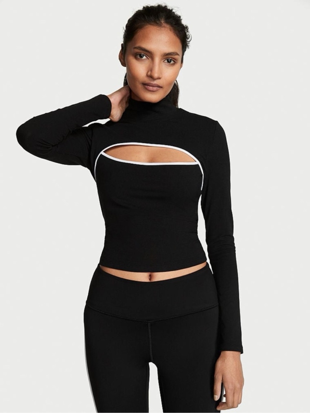 Victoria’s Secret Pure Black Cutout Long Sleeved Cropped Top Size Small Workout